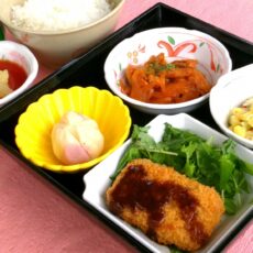 【びっくり弁当箱】（９月３日昼食）